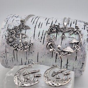 ✨ Mushroom & Crescent Moon Jewelry Set – Pendants & Earrings 🍄🌙